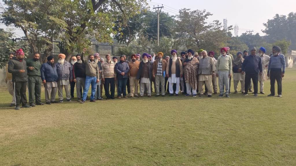 Dairy owners protest against forced shifting of dairies from Patiala city